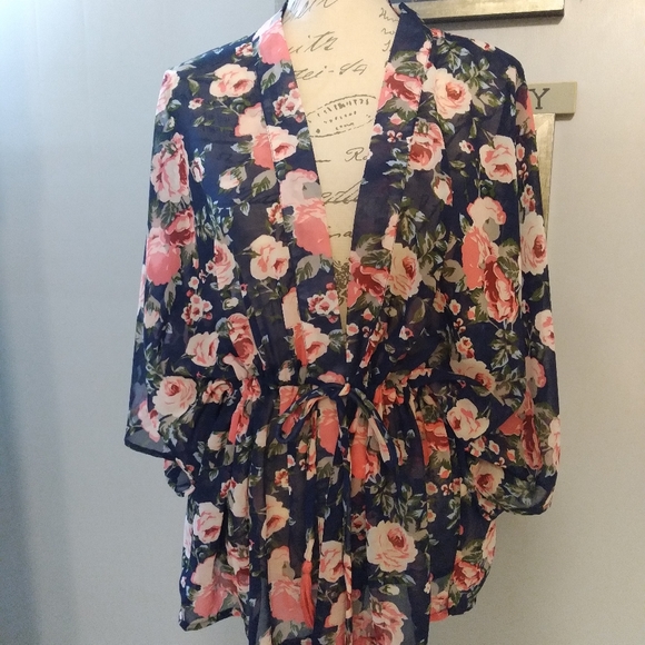 Time and Tru Tops - Time&Tru short Cover/kimono